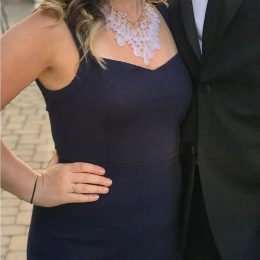 Francesca’s Sleeveless Sweetheart Dress - Picture 9 of 10